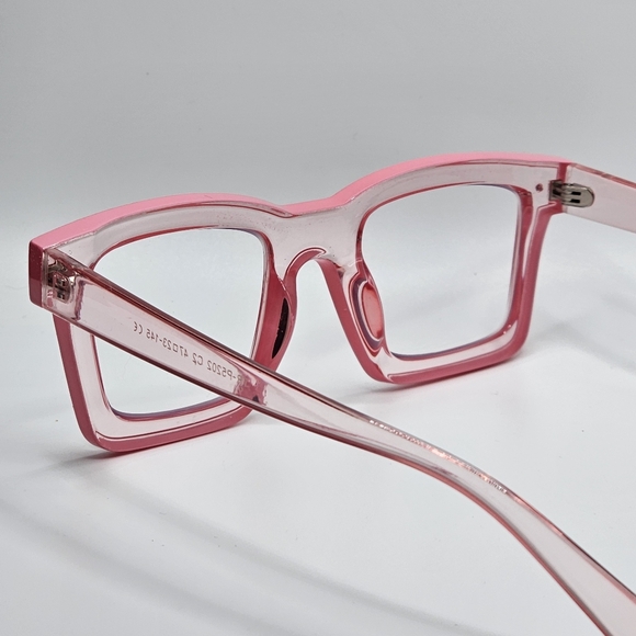 Kendra - Picture 4 of 4